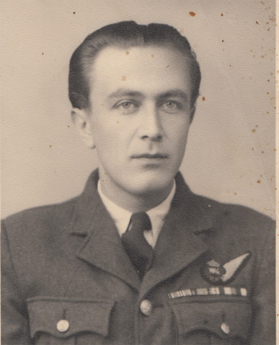 Karel Stanislav Otta, příslušník RAF a rodák z Mnichova Hradiště, by oslavil 95 let