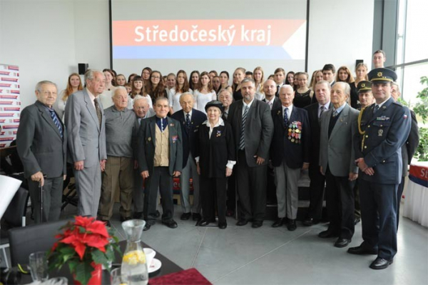 Váleční veteráni byli oceněni v Leteckém muzeu Metoděje Vlacha