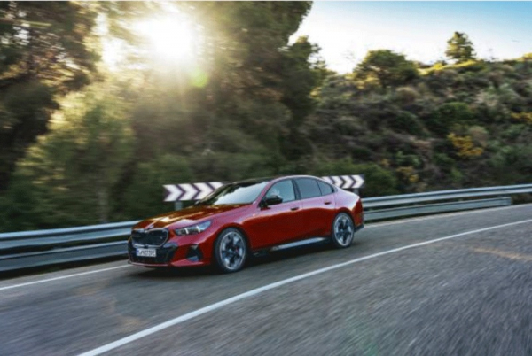 Nové BMW řady 5 bude v Německu prvním vozem schváleným pro autonomní jízdu